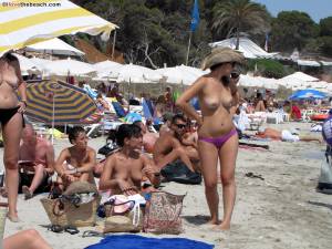 Naked-Beach-Girls-13-47neepw3wi.jpg