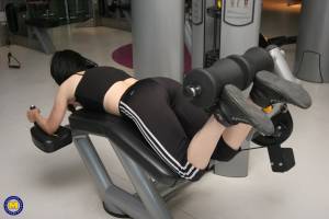 Mature women love to get sweaty in the gym (x419)-z7nfiuxd2x.jpg