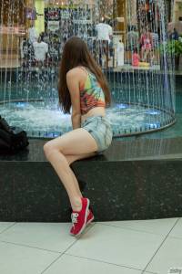 Willow Hayes - Flashing in Public-s7nf7j3p2g.jpg
