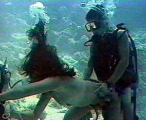 Underwater-Sex-1-x7ng2bmmno.jpg