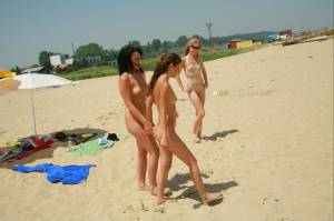 Sexy Teens Found On Beach-a7ngokusaj.jpg