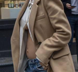Emily Ratajkowski 2021 - Model Actress Celebrity-s7nhdr5l0r.jpg