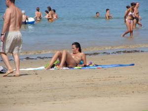 Dangerous-Spying-Topless-Teens-On-The-Beach-b7nhqh0qu3.jpg