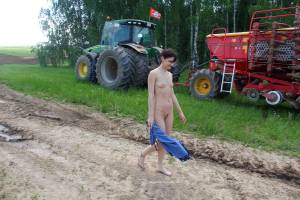Nude-In-Russia-Diana-A-Ploughland-%28x199%29-w7nibfw6hx.jpg