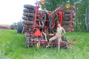 Nude-In-Russia-Diana-A-Ploughland-%28x199%29-t7nibglvc7.jpg