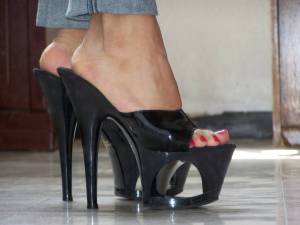 Alejandra-Sexy-Feet-Honey-57nhxnfw2r.jpg