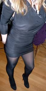Blonde in black skirt and black seemless PH-27ni7klqim.jpg