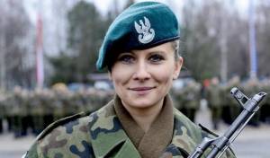 Polish-women-soldiers-35-Pics-k7nik200tn.jpg