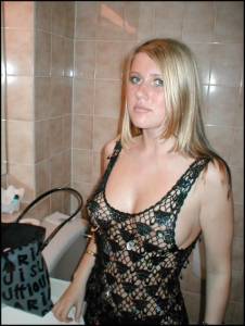 Blonde posing in a motel room (196 Pics)-47n07biyv4.jpg