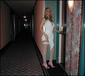 Blonde posing in a motel room (196 Pics)-57n07atlcp.jpg
