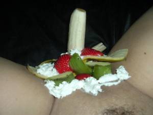 Chubby wife takes banana in pussy (34 foto)17n096o4mz.jpg
