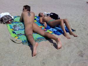 Nude Beach Voyeur Spy x84-y7n0pm4lh4.jpg