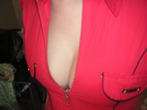 Hot Wife in red (11 Pics)-s7n0ssllh1.jpg