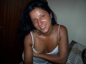 Italian Housewife Named Claudia-07n1icky7s.jpg