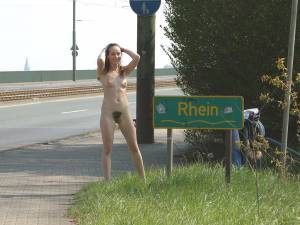 Nude in Public - Lenka L-27n15xuk2k.jpg