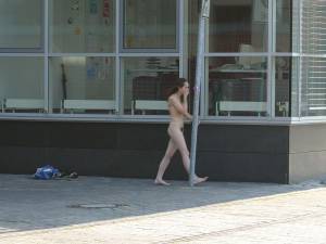 Nude in Public - Lenka L-i7n16dhvnv.jpg