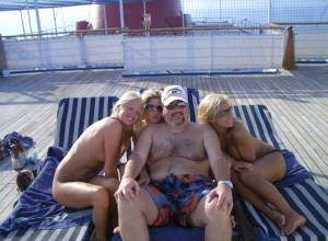 naked-fun-on-a-holiday-cruise-%2850-pics%29-f7n1xclmsp.jpg