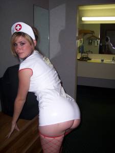 Amateur Nurse Girlfriend [x86]-37n27rkjgk.jpg