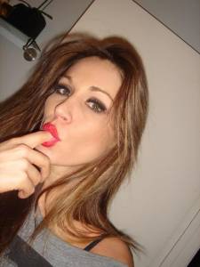 Hot Girlfriend With Red Lipstick-n7n29nv612.jpg