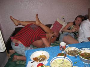 Couple Who Loves Staying At Home (49 Pics)-47n2pdckep.jpg