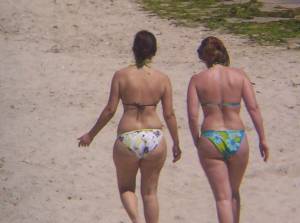 Mature-women-on-the-beach-%28142-foto%29-a7n2sck1ag.jpg
