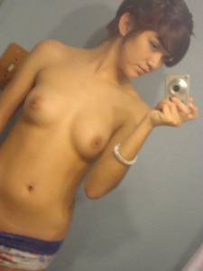 Earbuds and shower tits (22 pics)m7n3bf43os.jpg
