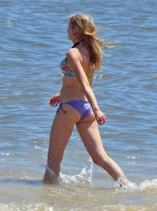 Blonde bikini teen on the beach candids-t7n3bwj22c.jpg