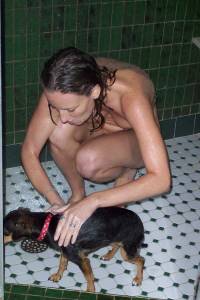 Doggy Shower x20-57n4hcwmvf.jpg