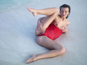 Suzie Carina - Red Bathing Suit-i7n45ttrs0.jpg