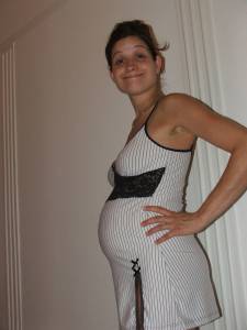 Pregnant Amateur Girlfriend (38pics)-o7n48qm5mv.jpg