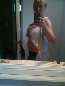 Selfshot Hot Blond Pregnant (20pics)-37qq7rirbb.jpg