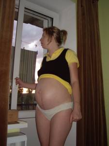 Pregnant Amateur Wife (72pics)u7qq7r3oem.jpg