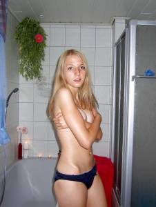 German amateur girl x13a7n4vn01bz.jpg