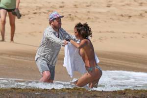 Irina Shayk â€“ Sports Illustrated Topless Photoshoot Candids in Hawaii-c7n5f2cyrm.jpg