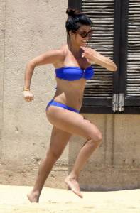 Kourtney Kardashian â€“ Bikini Candids in Mexico 2-c7n5f83lfg.jpg