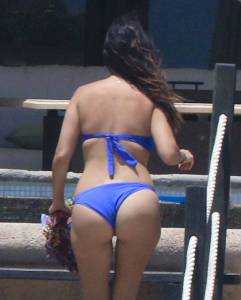 Kourtney Kardashian â€“ Bikini Candids in Mexico 2-e7n5f82emc.jpg