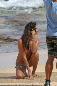 Irina Shayk â€“ Sports Illustrated Topless Photoshoot Candids in Hawaii-v7n5f22aig.jpg