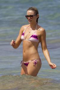 Katrina Bowden â€“ Bikini Candids in Hawaii-o7n6u9xxkg.jpg