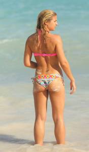 Gemma Atkinson â€“ Bikini Candids in Dominican Republic-h7n6v40kku.jpg