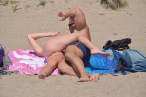 Horny-couple-on-the-beach-m7n7v1hb6k.jpg