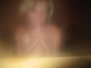  Girl Posing Naked For Money x64-c7n9qb0tkn.jpg