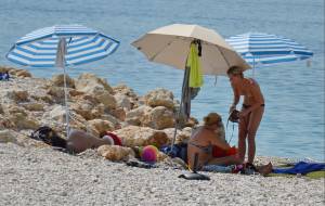 Topless Girls at the Beaches of Croatia (87 Pics)b7njnqffol.jpg
