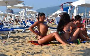 Topless Girls at Varna and Bulgarian Sunny Beach Resort (56 Pics)-k7njntp6li.jpg