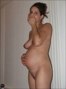 Pregnant Brunette x47-57nksd0hgz.jpg