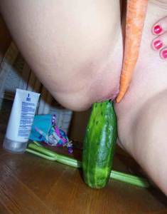 Photos Of Amateur Girls Using Cucumbers For Masturbation-l7nkm84f0j.jpg