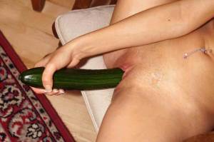 Photos Of Amateur Girls Using Cucumbers For Masturbation-v7nkm82pas.jpg