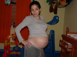 Pregnant-Milf-Mom-Lactating-And-Shows-Her-Tits-In-Public-x44-v7nlxg8c7a.jpg