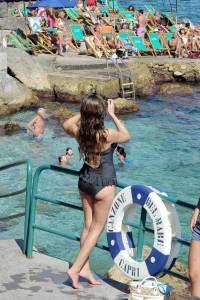 Kelly Brook â€“ Swimsuit Candids in Ischia-g7np58h7g1.jpg
