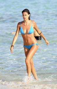 Melissa-Satta-in-Bikini-at-the-Beach-in-Formentera-b7np57kc1a.jpg