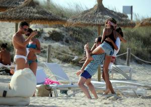 Melissa-Satta-in-Bikini-at-the-Beach-in-Formentera-d7np57fenh.jpg